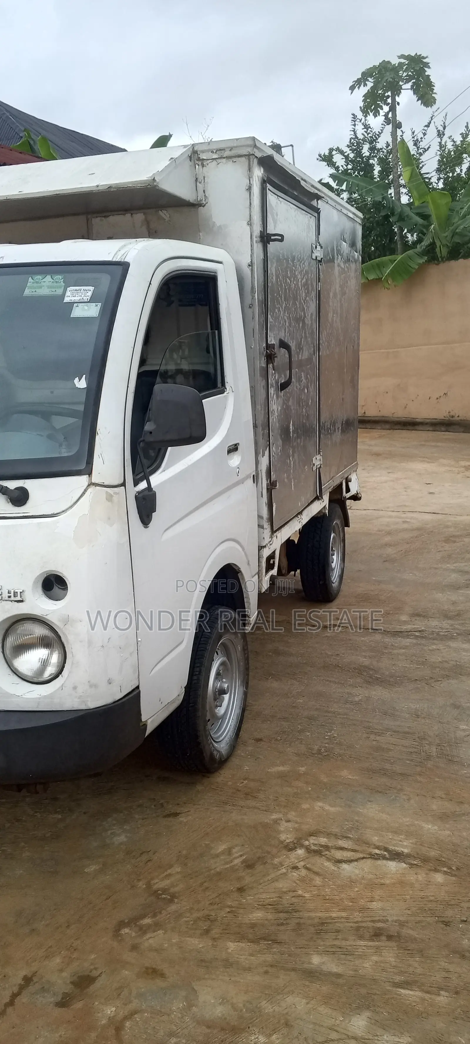 Tata Starbus Ultra Skool 2002 White