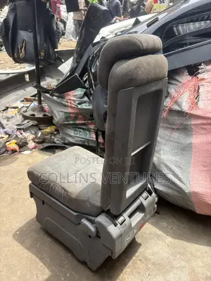 Small Middle Seat Honda Odyssey Available