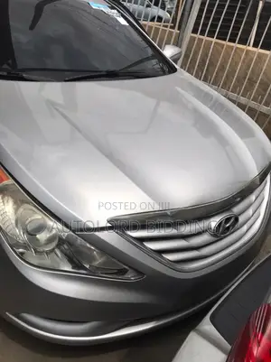 Hyundai Sonata Limited Sedan FWD (2.4L 4cyl 6A) 2012 Silver