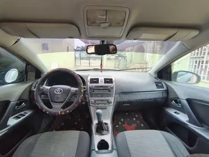 Toyota Avensis 2010 Black