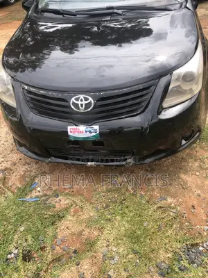 Toyota Avensis 2012 Black