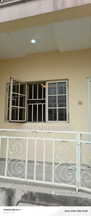 3bdrm Block of Flats in Off Gbalajam Estate, Obio-Akpor for rent