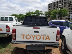 Toyota Hilux 2012 White