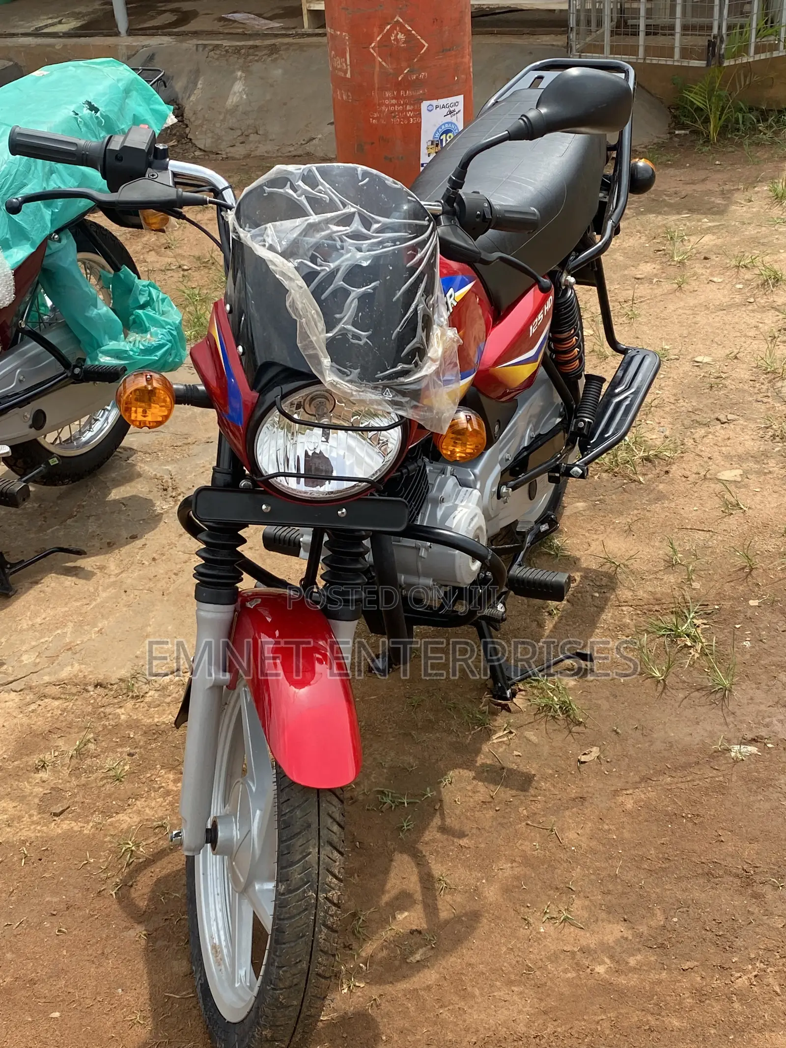 New Bajaj Boxer 125 2026 Red