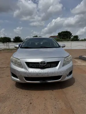Toyota Corolla 2010 Silver
