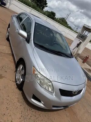 Toyota Corolla 2010 Silver