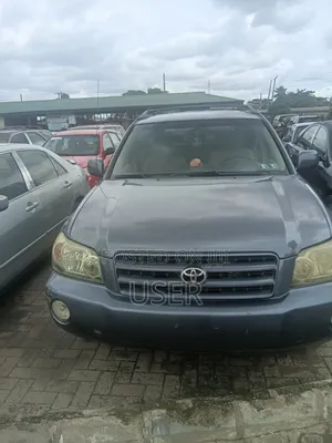 Toyota Highlander Base FWD 2003 Gray