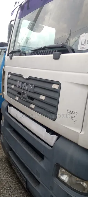 Man Tga 8 Tyres Truck