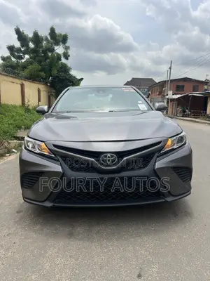 Toyota Camry 2018 Gray