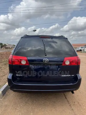 Toyota Sienna 2006 Blue