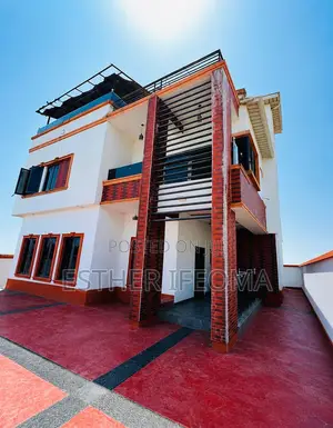 4bdrm Duplex in An Estate In Abraham for rent