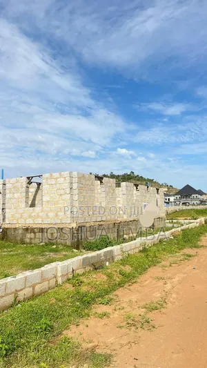3bdrm Duplex in Seaman Estate, Kiami for rent