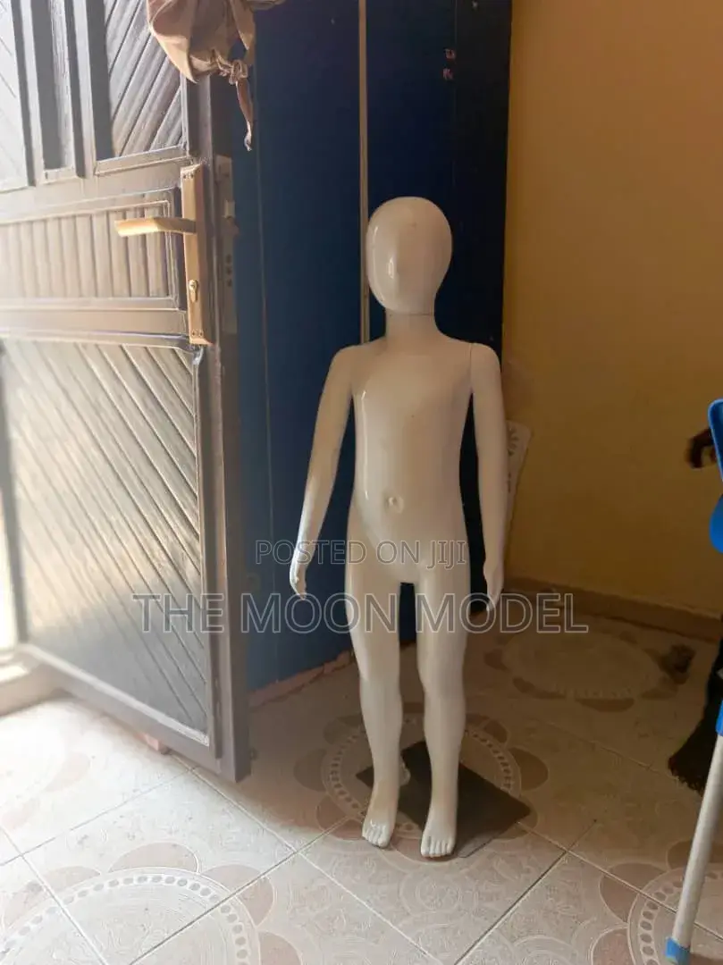 Children White Glossy Mannequin