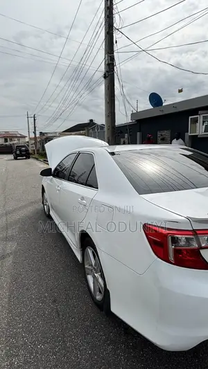 Toyota Camry L 4dr Sedan (2.5L 4cyl 6A) 2014 White