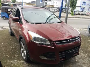 Ford Escape S 4dr SUV (2.5L 4cyl 6A) 2014 Red