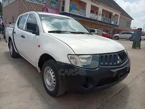 Mitsubishi L200 2009 White