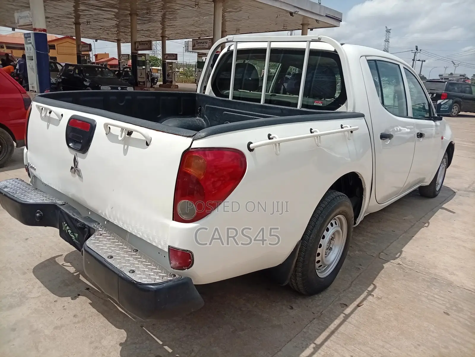 Mitsubishi L200 2009 White