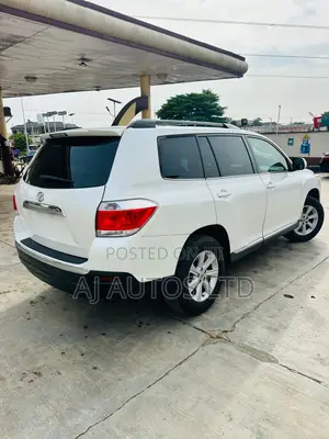Toyota Highlander SE 3.5L 4WD 2013 White