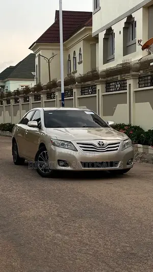 Toyota Camry 2010 Gold