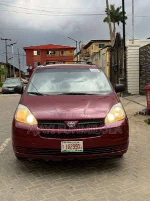 Toyota Sienna 2003 Red
