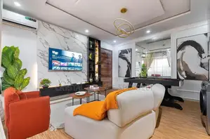 Beautiful One Bedroom Apartment With Snooker