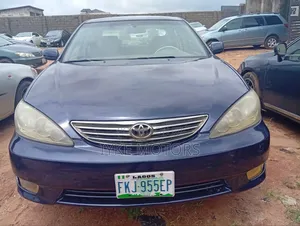 Toyota Camry 2004 Blue