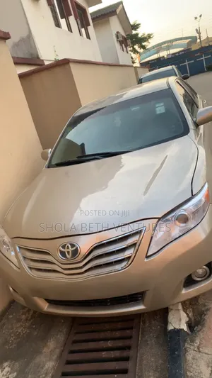 Toyota Camry 2008 Gold