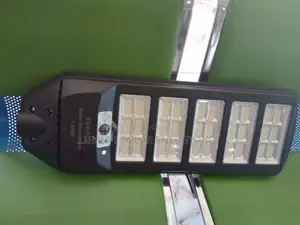 Sukhig 1200w Solar Street Light Mono Panel Lithium Battery Supplier