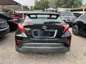 Toyota C-HR XLE FWD Sport Utility (2.0L 4cyl 2AM) 2018 Black