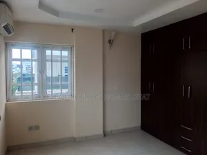 3bdrm Apartment in Oniru Estate for rent