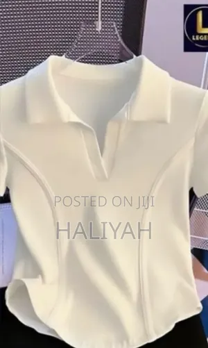 Ribbed v-Neck Polo Top