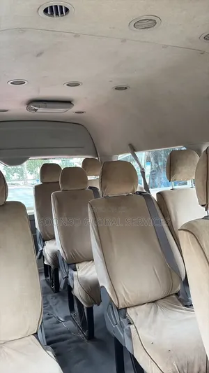 Toyota HiAce 2017 White