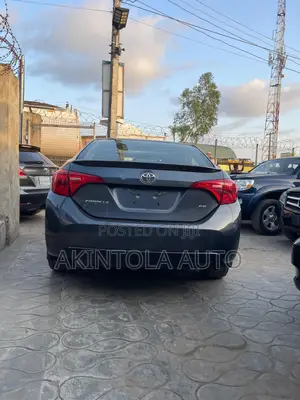 Toyota Corolla SE Special Edition 4dr Sedan (1.8L 4cyl CVT) 2017 Gray