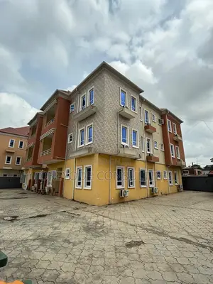 3bdrm Block of Flats in Ikeja GRA for rent