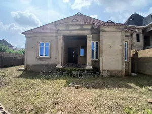 5bdrm Bungalow in Elebu, Ibadan for sale