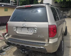 Honda Pilot 2005 Gold