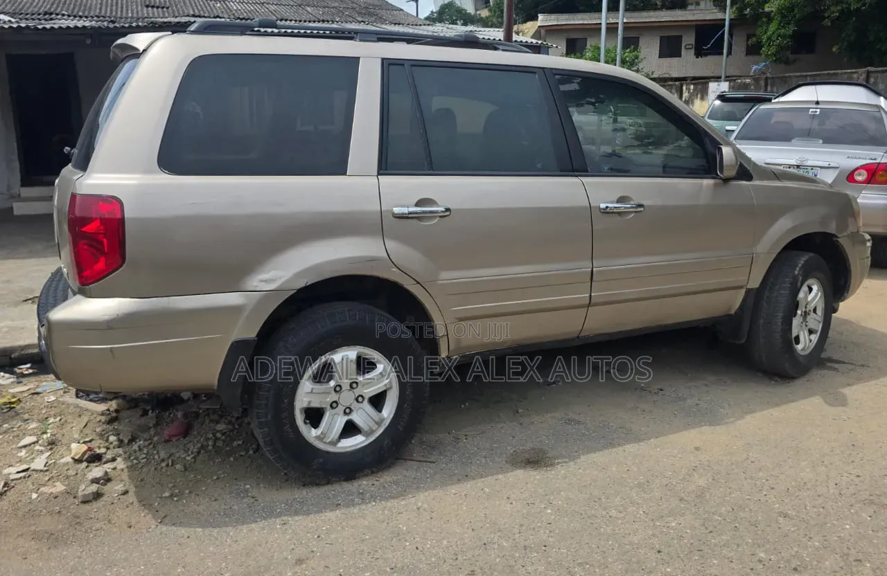 Honda Pilot 2005 Gold