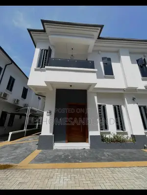4bdrm Duplex in Chevron for sale