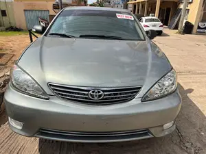 Toyota Camry SE 4dr Sedan (2.4L 4cyl 5A) 2005 Gray