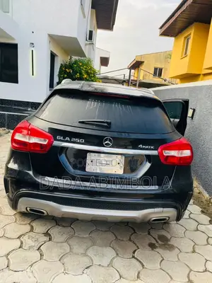 Mercedes-Benz GLA-Class 2017 Black