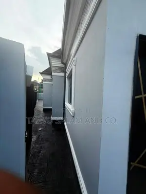 3bdrm Bungalow in Alakia for sale