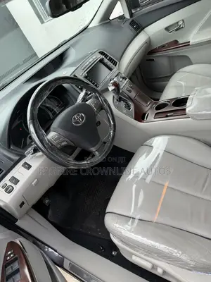 Toyota Venza AWD 2010 Gray