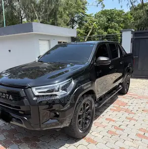 Toyota Hilux 2022 Black