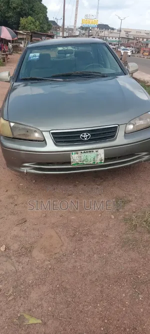Toyota Camry 2000 Gray