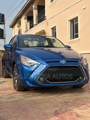 Toyota Yaris XLE Sedan 4dr 2019 Blue