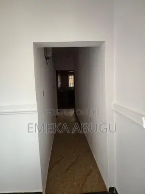 2bdrm Block of Flats in Zone B, Akala Express for rent