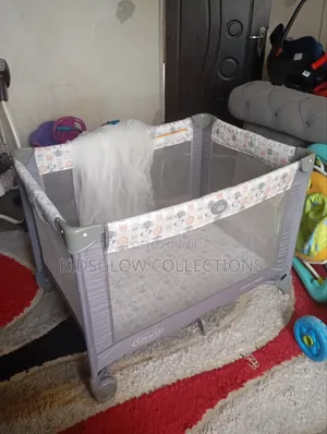 Baby Cot / Play Pen With Net and Diapers Space