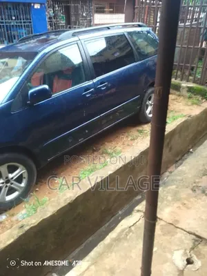 Toyota Sienna 2006 Blue