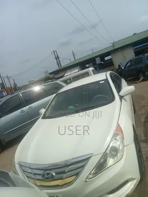 Hyundai Sonata Limited Sedan FWD (2.4L 4cyl 5A) 2010 White