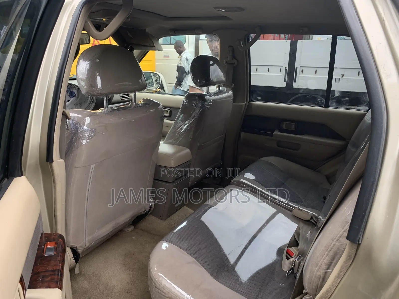 Nissan Pathfinder Automatic 2001 Gold